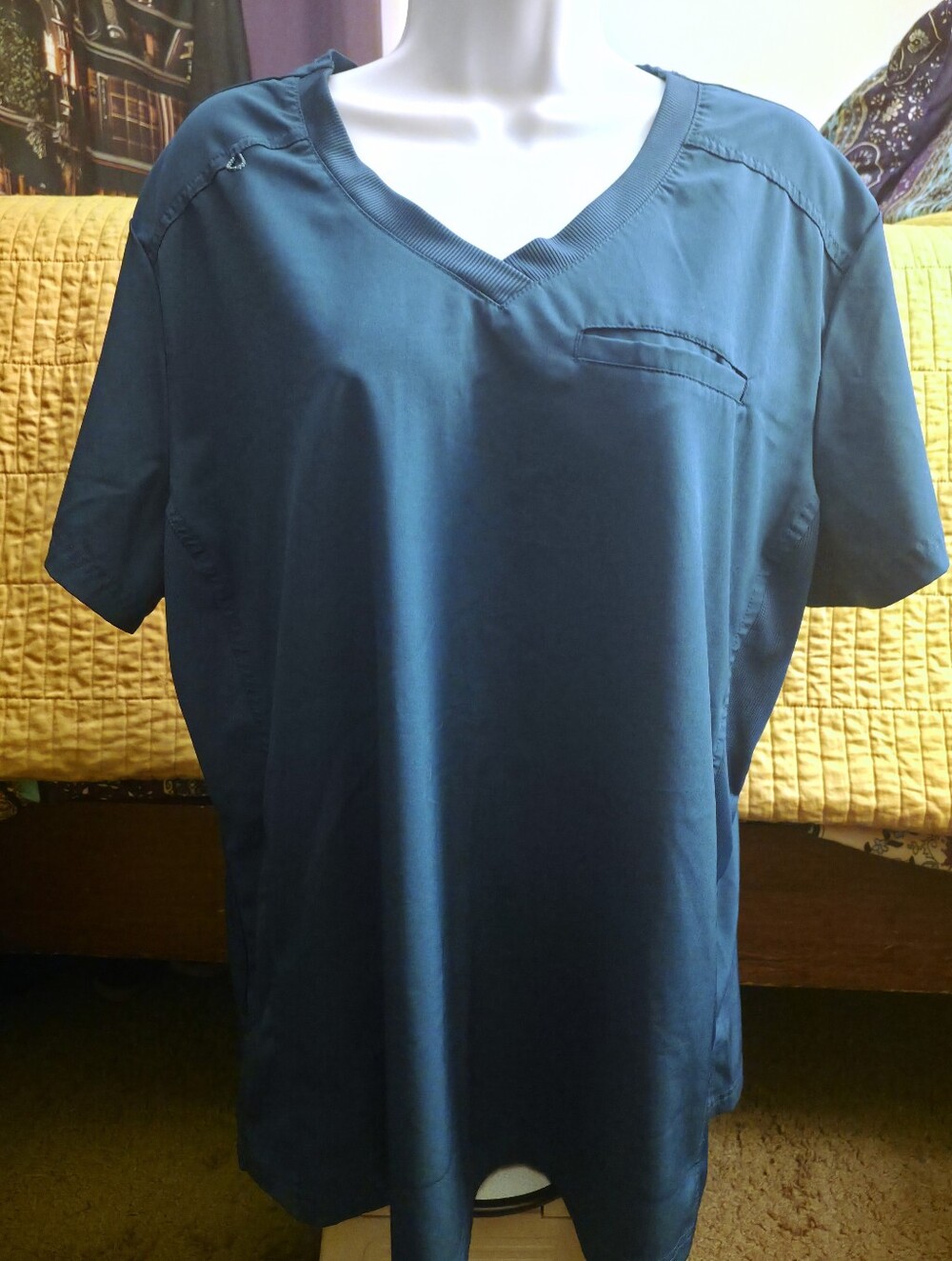 KOI Womens V-Neck Medical Scrub Top in Carribean Blue Size XL